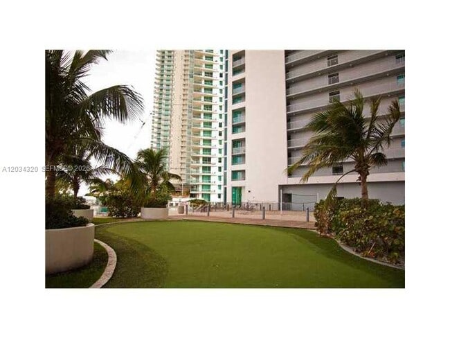 Building Photo - 888 Biscayne Blvd
