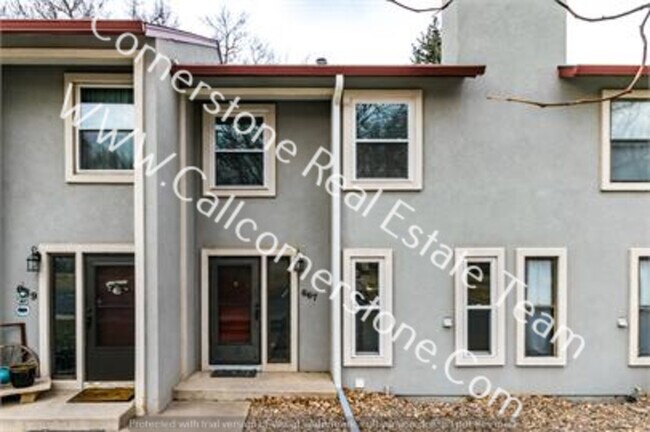Building Photo - 667 Shooks Ln