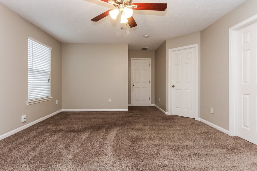 Building Photo - 10555 Wintergreen Way