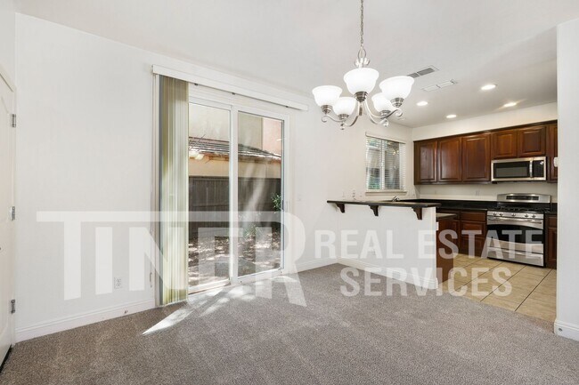 Building Photo - 5418 Washoe St