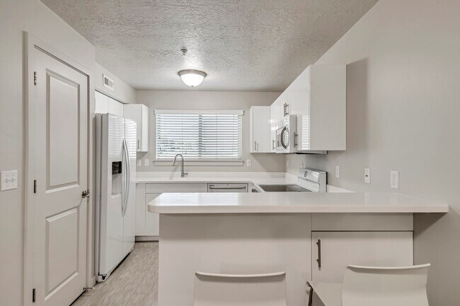 Building Photo - 1081 W 993 N
