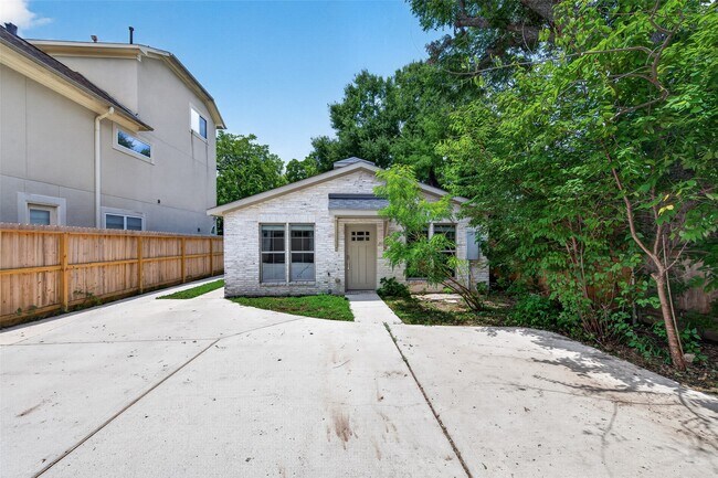 Building Photo - 6441 Kirby Dr