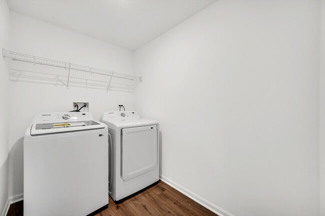 Building Photo - 25712 W Yorkshire Dr