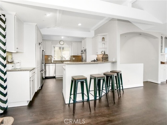 Building Photo - 300 16th St