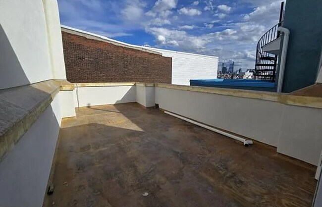 Building Photo - 1557 N 29th St