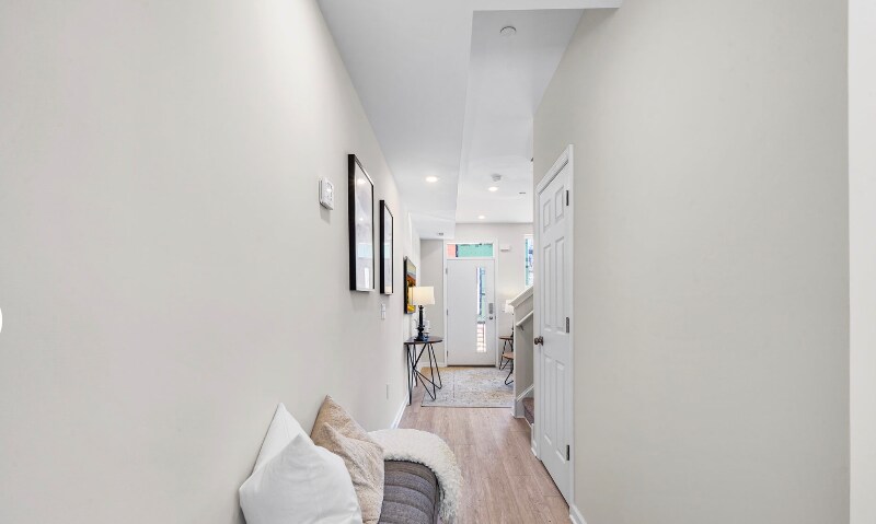 Building Photo - 2100 Master St