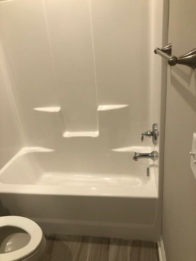 Building Photo - 3 Bedroom/2 Bath 5 minutes from base!!!