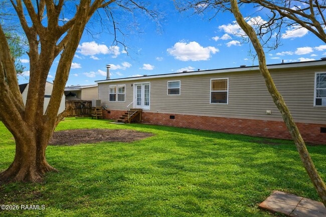 Building Photo - 206 Windcreek Ln