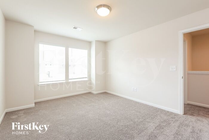 Building Photo - 418 Stonefence Dr