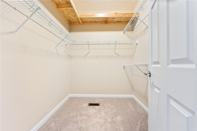 Building Photo - 307 Willow Brook Ln