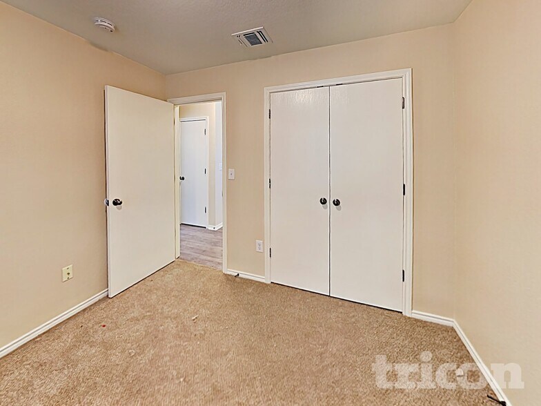 Building Photo - 11222 Dublin Woods
