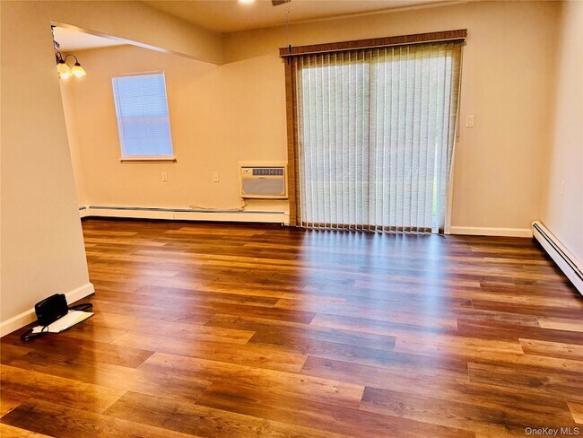 Building Photo - 100 Hillside Dr