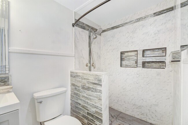 Building Photo - 4895 Ave D