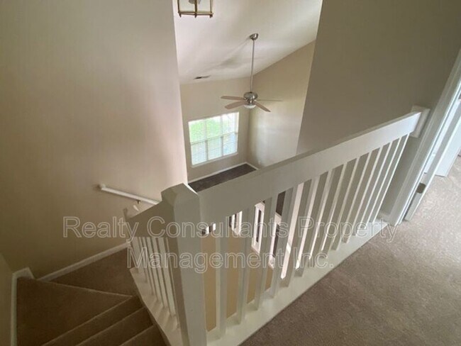 Building Photo - 96 Tannenbaum Cir