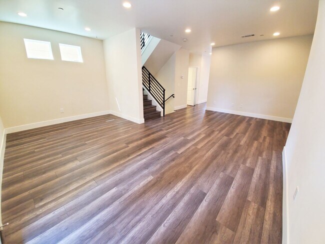 Building Photo - Contemporary Greenhaven Home with Private Backyard & Smart Features