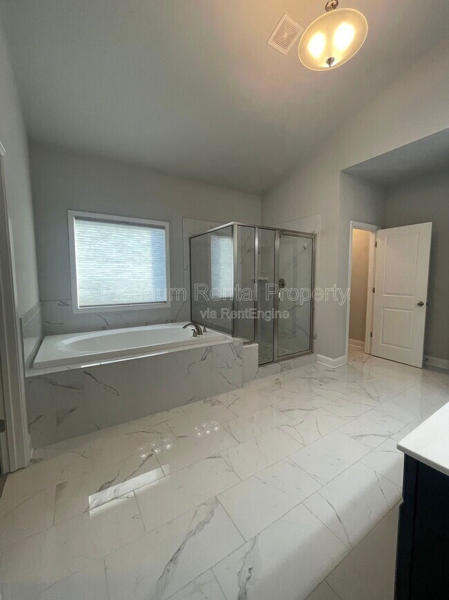 Building Photo - 8225 Crooked Crk Dr