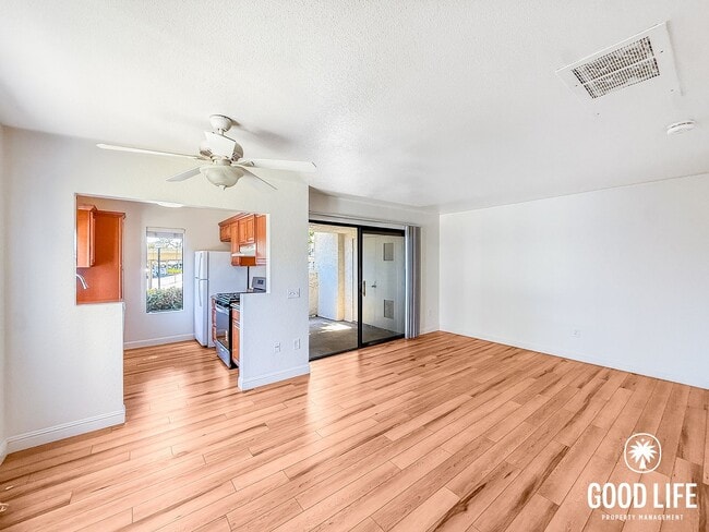 Building Photo - SD: Bright 1BD/1BA Condo in Mira Mesa with Pool, Private Patio & Reserved Parking