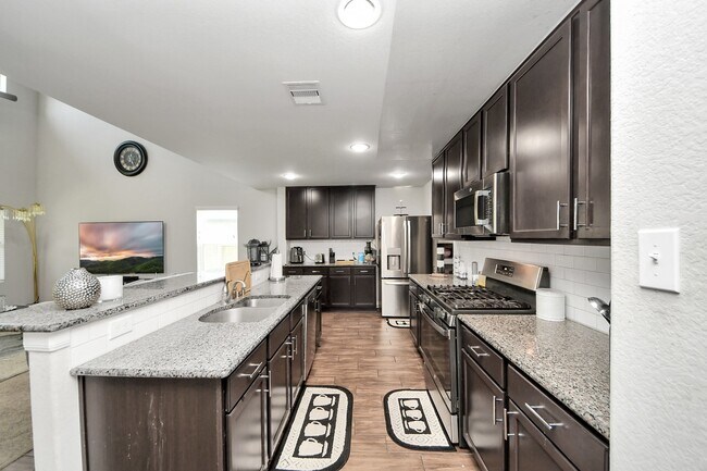 Building Photo - 2643 Ridgeback Dr