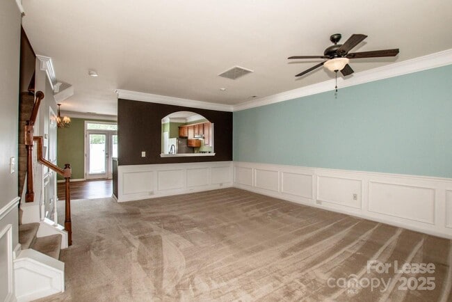 Building Photo - 9366 Greenheather Dr