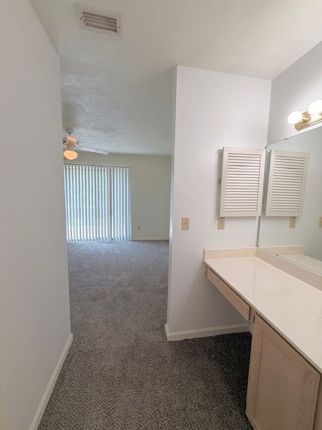 Building Photo - 4414 Stratfordshire Ct