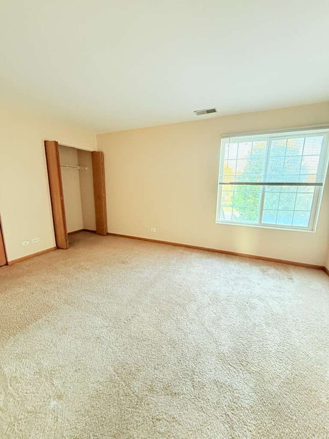 Building Photo - 705 Blossom Ct