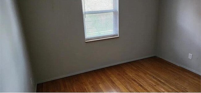 Building Photo - Charming 2 Bedroom Apartment