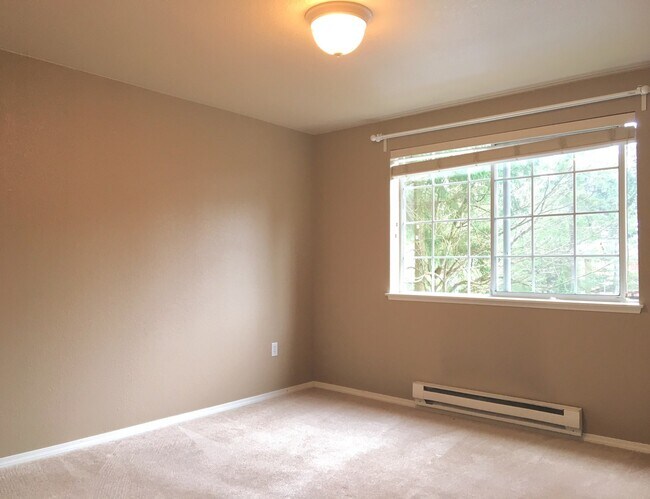 Building Photo - Mill Creek One Bedroom in Mill Creek Count...