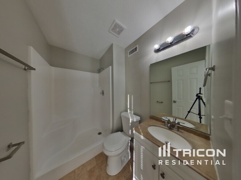 Building Photo - 25 Suncrest Dr