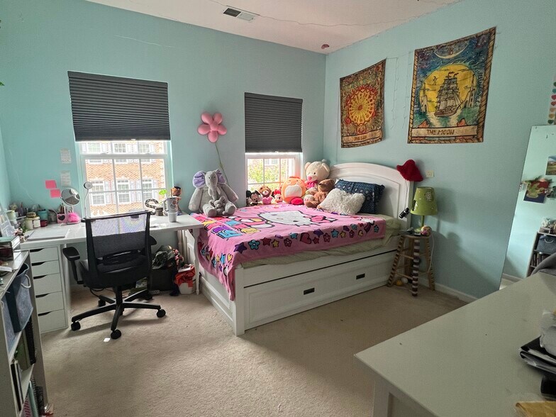 Building Photo - 2109 Liesfeld Pky