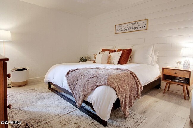 Building Photo - 7494 E Earll Dr