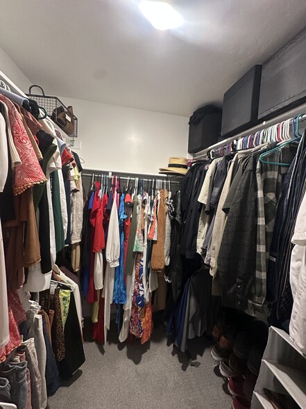 Master closet - 102 E Fairmont Pl