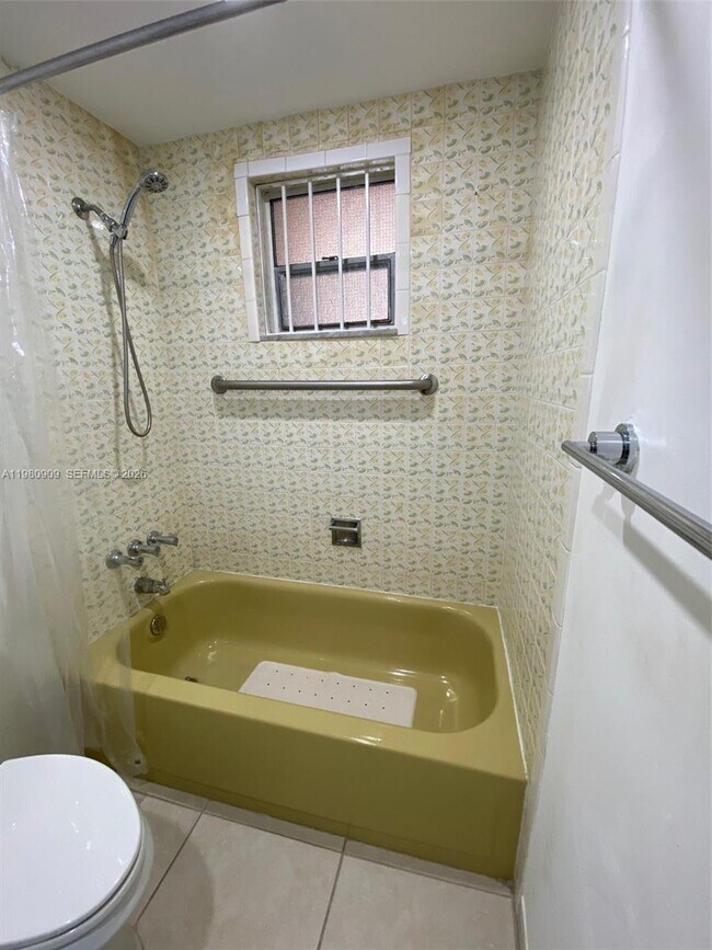 Building Photo - 6820 W Flagler St