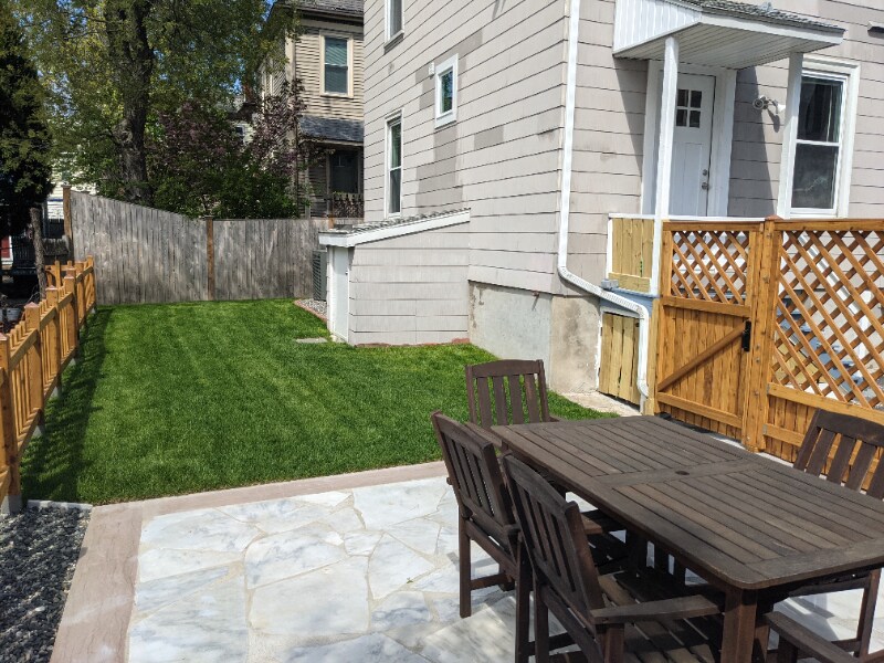 Building Photo - 90 Glenwood Rd