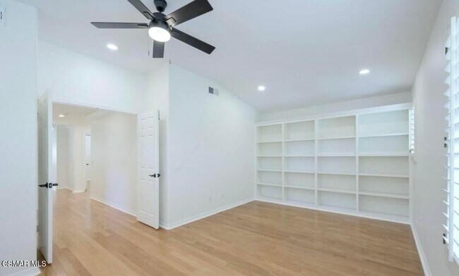 Building Photo - 3064 Ferncrest Pl