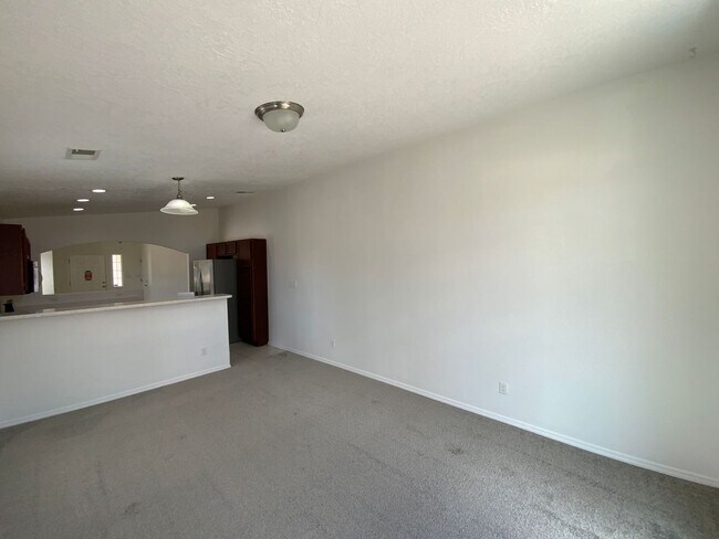 Building Photo - 3 Bedroom Single Story Home Available Near 98th St & Dennis Chavez SW!