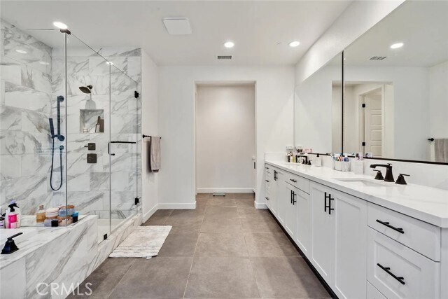 Building Photo - 17715 Hillside Way