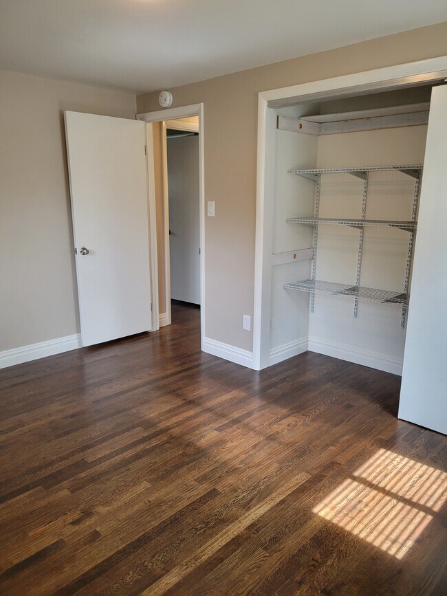 Building Photo - 1107 N Pegram St