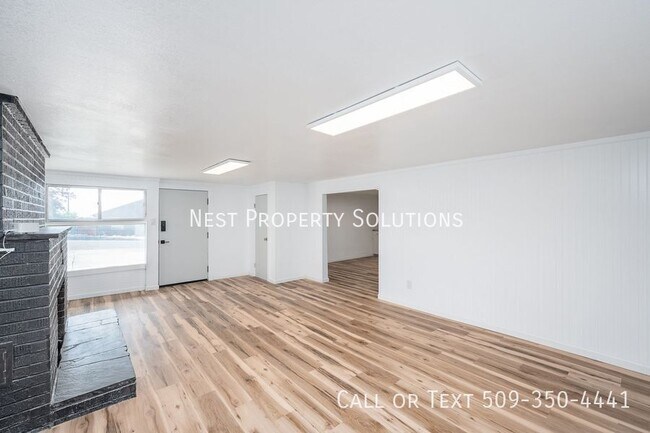 Building Photo - 1221 S Baker St