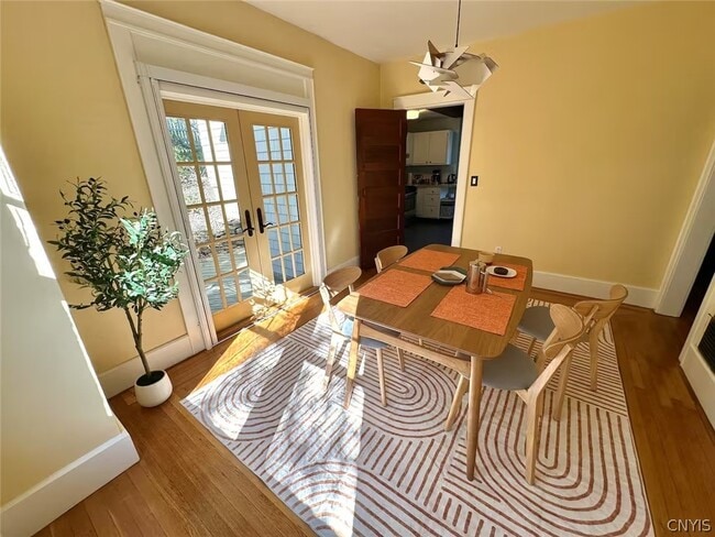 Building Photo - 608 Ackerman Ave