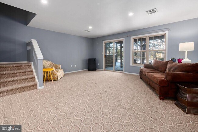Building Photo - 4079 Waterford Dr