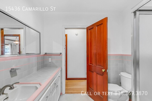 Building Photo - 15436 Camarillo St