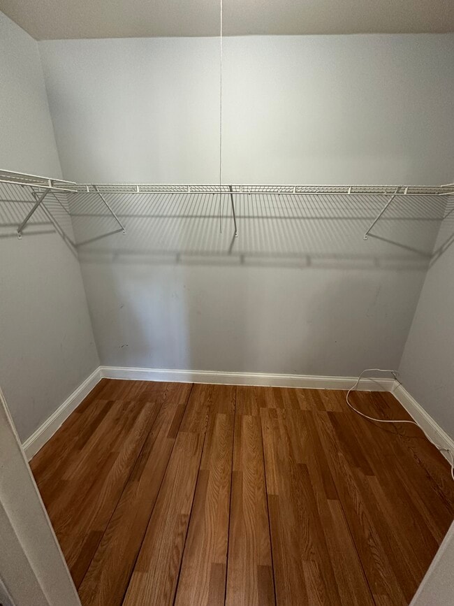 Building Photo - 1009 Chillum Rd