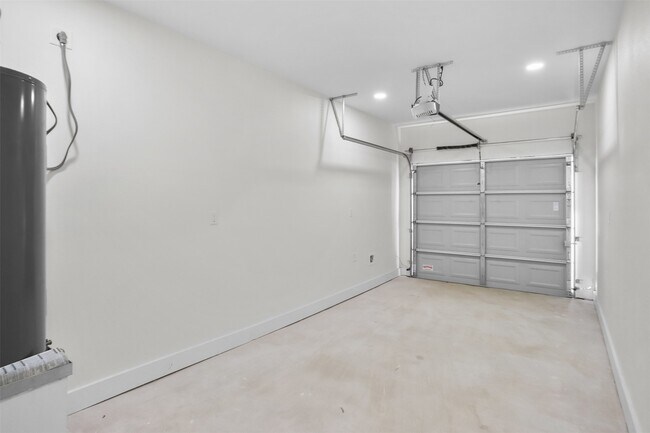 Building Photo - 1504 Clay St