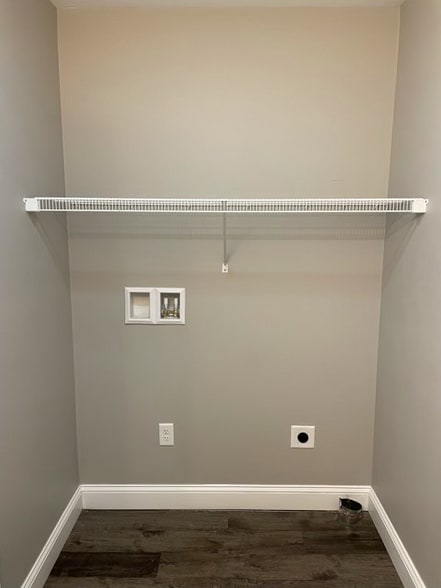 Building Photo - 4 Dogwood Ln