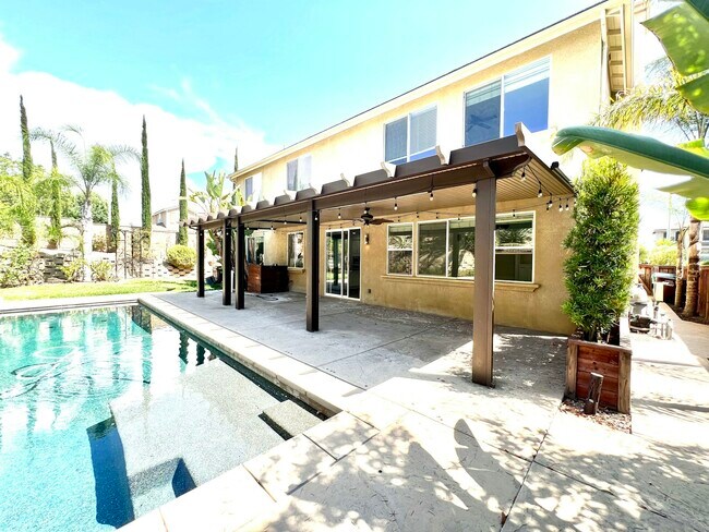 Building Photo - 23990 Hollingsworth Dr