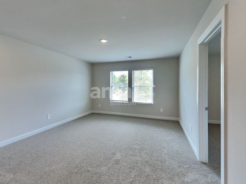 Building Photo - 303 Granby Trl