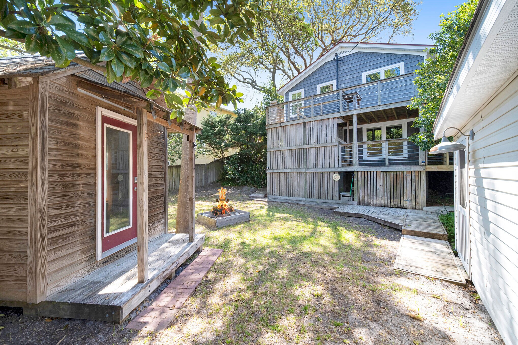 Building Photo - 208 E Cooper Ave
