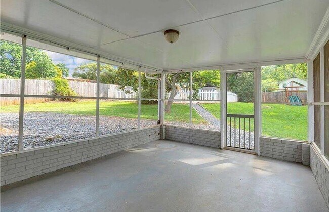 Building Photo - 474 Royal Oaks Terrace SW