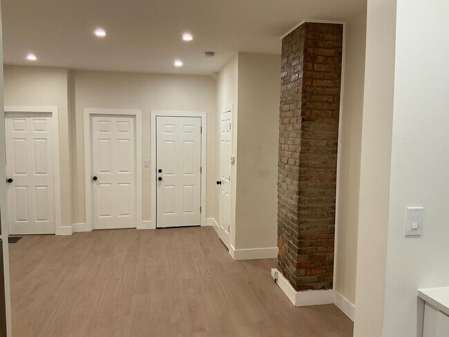 Building Photo - Refine Tyler Realty LLC