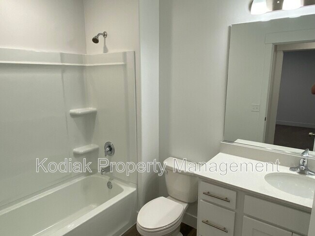 Building Photo - 1130 N 1920 W